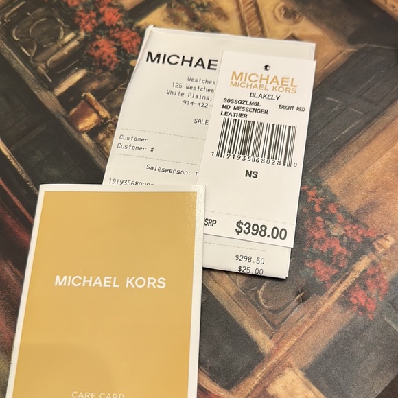 Michael Kors Blakely Bright Red messenger bag NWT - Picture 15 of 15